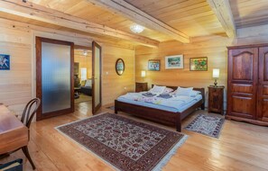 3 Schlafzimmer, Reisekinderbett, kostenloses WLAN, Bettwäsche