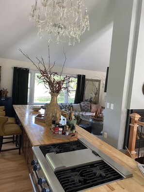 Interior - Brand New Listing! Modern cottage, wine country, spectacular countryside views (Lovettesville)