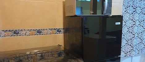 Refrigerador, microondas