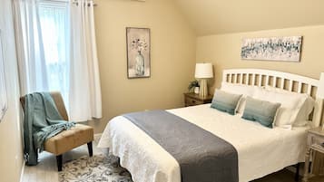 2 makuuhuonetta, työpöytä, silitysrauta/-lauta, ilmainen Wi-Fi