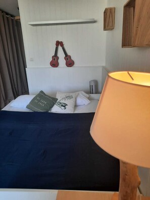 1 chambre, lit parapluie, Wi-Fi, draps fournis