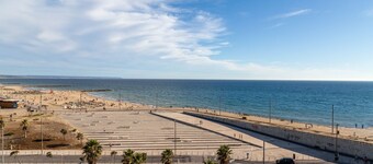 ALTIDO Adorável Apartamento T1 com varanda perto da praia