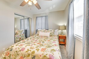 3 habitaciones, tabla de planchar con plancha y cuna de viaje 
