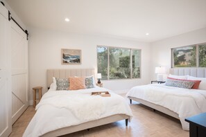 3 bedrooms, desk, iron/ironing board, free WiFi