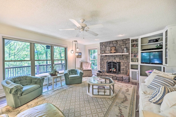 Hot Springs Vacation Rental | 1,500 Sq Ft | 2BR | 2BA | Stairs Required