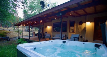 Cozy Mid-Century cottage near Sierra National Forest and Yosemite Park.