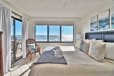 Direct Ocean Front 3BR/2BA Dog Friendly Pool Beachfront Dogs welcome