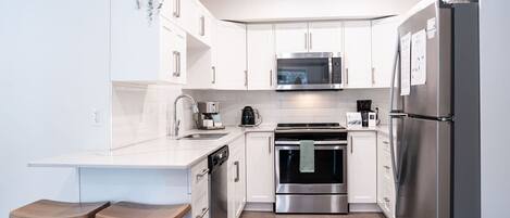 شقة | مطبخ خاص | ثلاجة/مجمد بحجم كبير، ميكروويف، فرن، موقد طهي مسطح