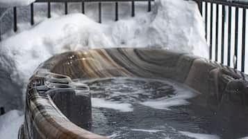 Private spa tub