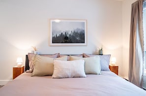 3 bedrooms, individually decorated, individually furnished