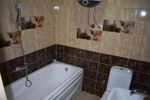 Ensemble douche/baignoire, baignoire Ă jets, bidet