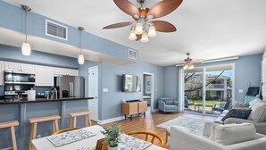 Unclassified image, 3 of 19, button - Live Aloha! New furnished 2-bedroom Ko'olina (Kapolei)