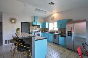 Refrigerador, horno, placa de cocina, lavavajillas