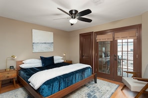 2 bedrooms, desk, iron/ironing board, free WiFi