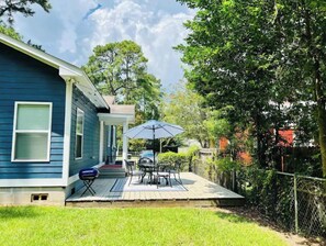 Outdoor dining - Georgia Blue Cottage (Thomasville)