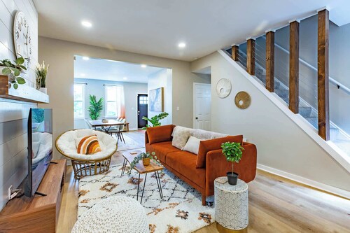 2 King Beds | Free Parking | BBQ | Arcade | Patio