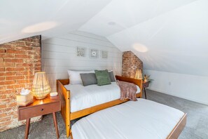 Unclassified image, 3 of 31, button