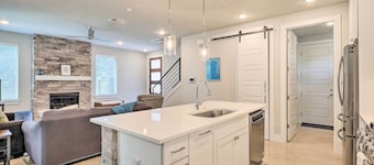 Gorgeous Georgetown Home, Walk to the Square!