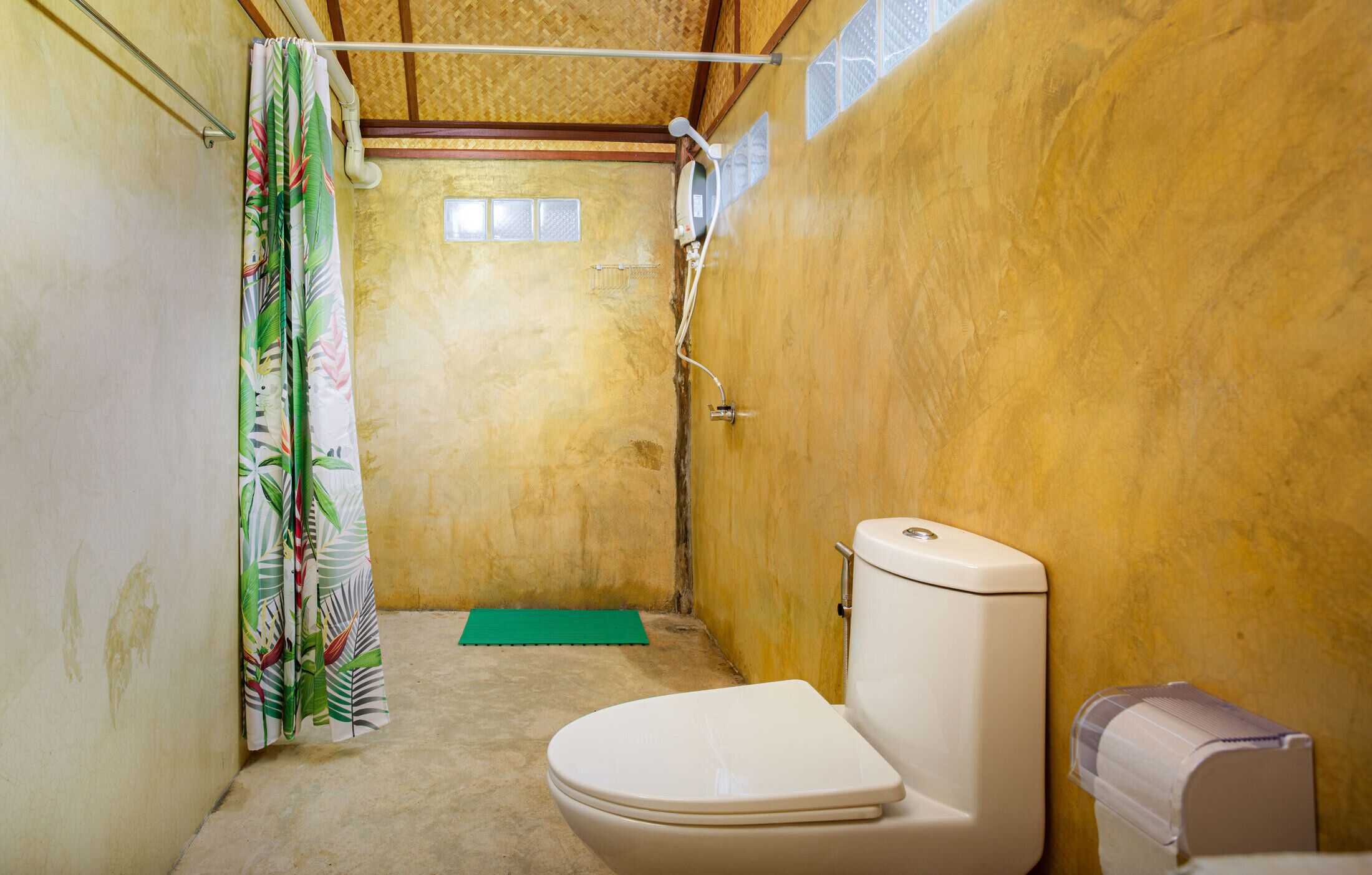Dusche, Handtücher, Seife, Toilettenpapier