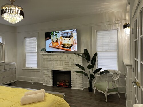 ''By the river '' 2 homes 16 guests pool table game room private deck