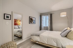 1 habitación, tabla de planchar con plancha, wifi y ropa de cama 