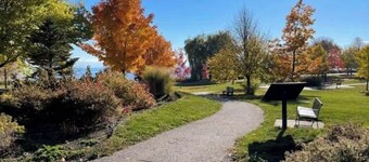 Cozy 1 bedroom Appartment minutes away from Ajax Waterfront.