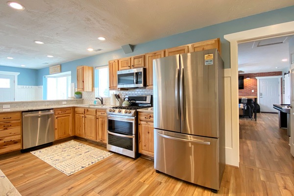 Frigorífic, microones, forn i placa de cuina