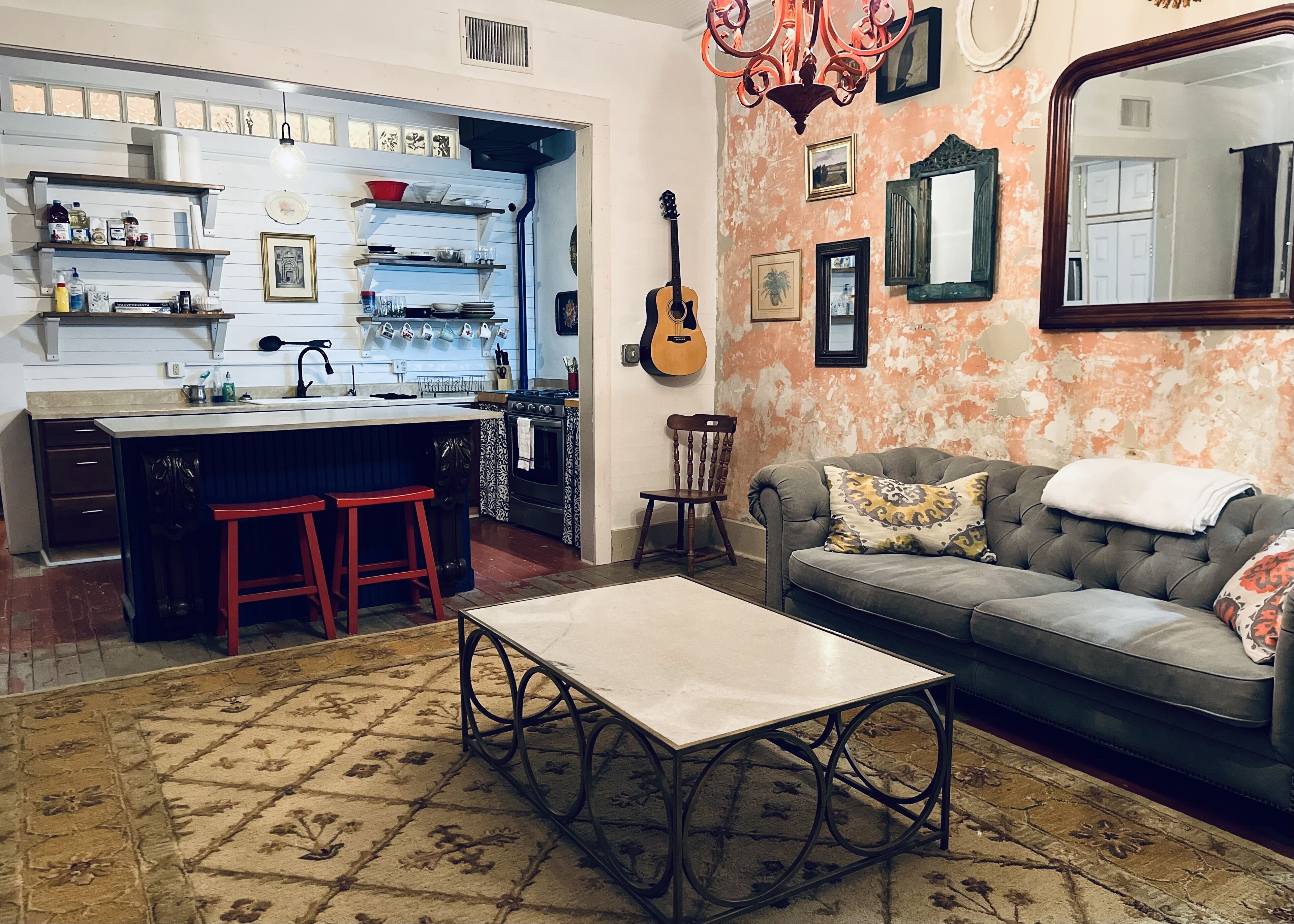 Smart-TV, Videospiele, DVD-Player, Bücher