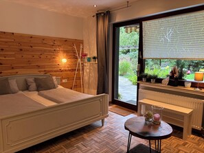 1 Schlafzimmer, Reisekinderbett, kostenloses WLAN, Bettwäsche
