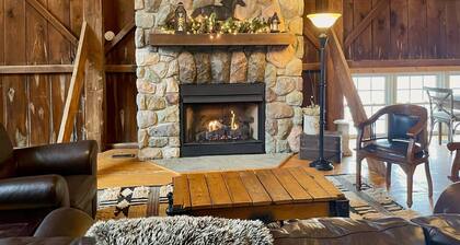 Beautifully restored 1890 barn sleeps 14