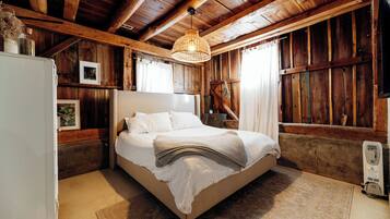 5 bedrooms, iron/ironing board, travel crib, free WiFi