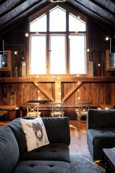 Beautifully Restored Five Bedroom 1860 Barn