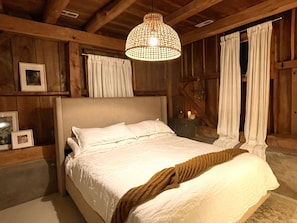 5 slaapkamers, een strijkplank/strijkijzer, reisbedje, gratis wifi