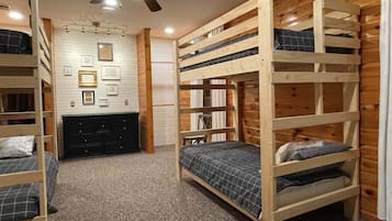 5 多间卧室、熨斗/熨衣板、旅行婴儿床、免费 WiFi
