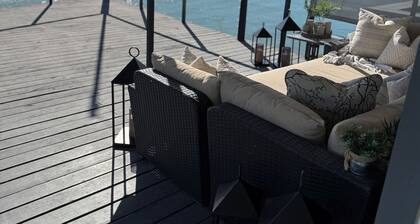 Private Spa On Water, King Bed, private steps to water