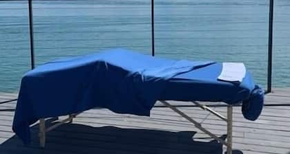 Private Spa On Water, King Bed, private steps to water