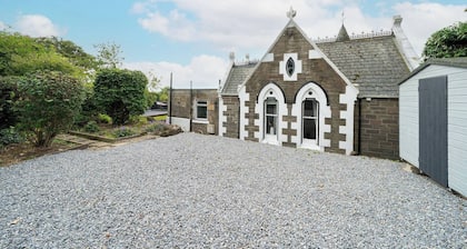 The Gate Lodge - Tradition mixed with Modern Desig