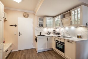 Fridge, microwave, oven, stovetop - Exclusive comfort apartment 5 stars (DTV) 150 m from the beach - 2 bedrooms + 2 bathrooms (Kühlungsborn)