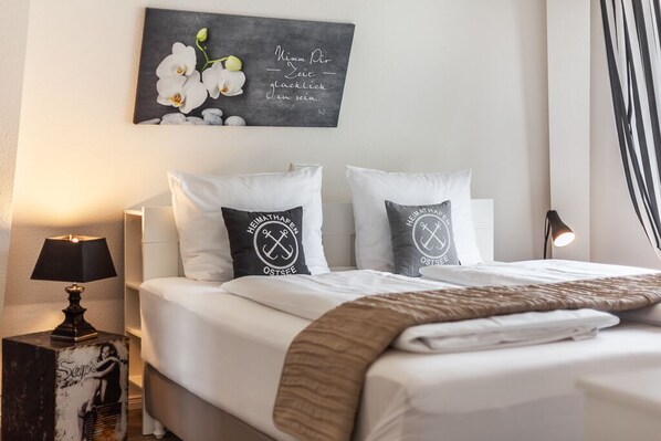 2 bedrooms, in-room safe, desk, iron/ironing board - Exclusive comfort apartment 5 stars (DTV) 150 m from the beach - 2 bedrooms + 2 bathrooms (Kühlungsborn)