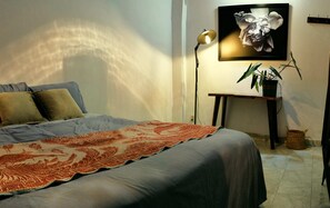 1 habitación, tabla de planchar con plancha y wifi 