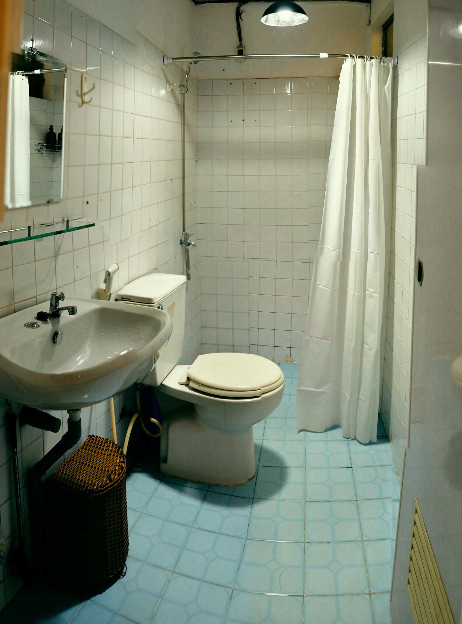 Ducha, secador de pelo, bidet
