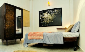 1 bedroom, iron/ironing board, WiFi