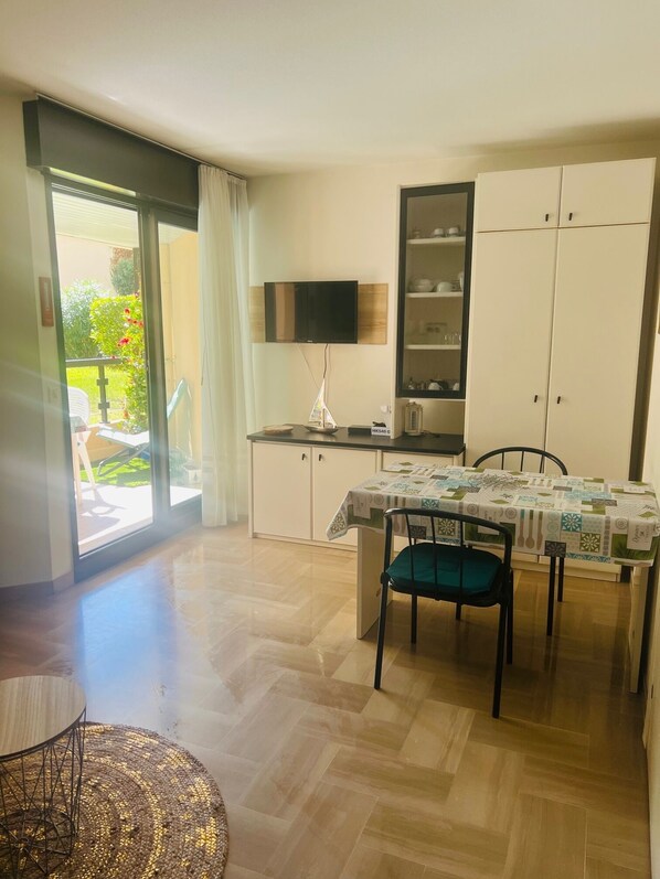 Niet-geclassificeerde afbeelding, 1 van 9, knop