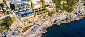 PureLuxuryExclusiveVillaStateOfTheArtVillaExcellentLocationPrivateBeach