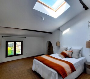 4 bedrooms, WiFi, bed sheets
