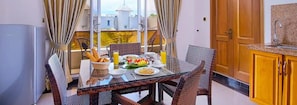 In-room safe, laptop workspace, iron/ironing board, free WiFi