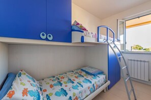 2 Schlafzimmer, Bügeleisen/Bügelbrett, Bettwäsche