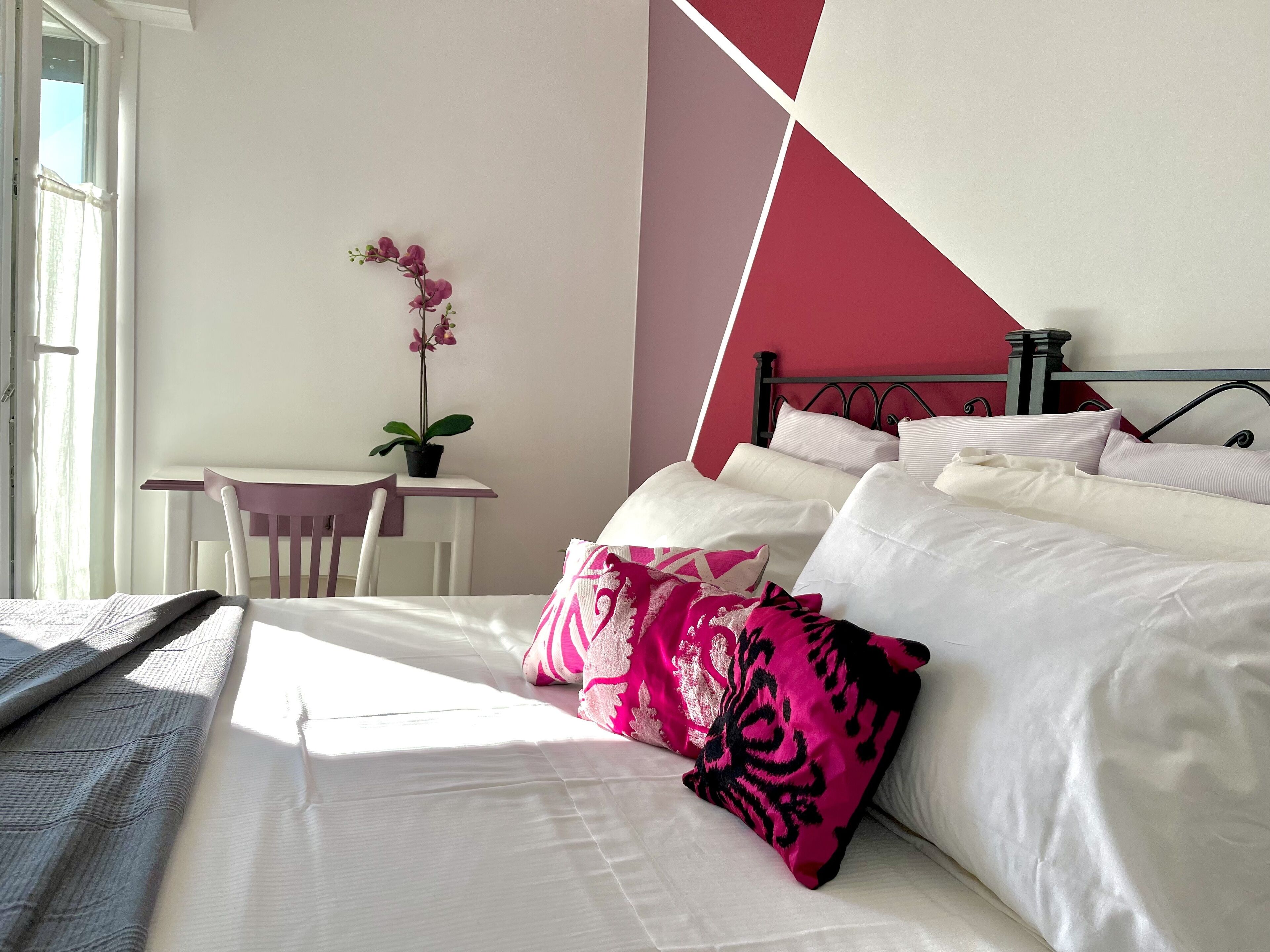 Bloc d'apartaments familiar | 2 dormitoris, planxa i posts de planxar i un bressol de viatge 