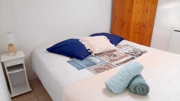 1 chambre, lit parapluie, Wi-Fi gratuit, draps fournis