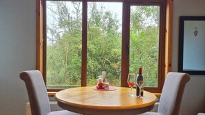 House, 2 Queen Beds | Private kitchen - Romantic Mountain Cabin (Letterbarrow)